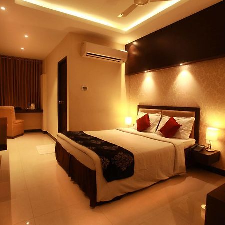 Hotel Mars Classic Ченнаи Экстерьер фото