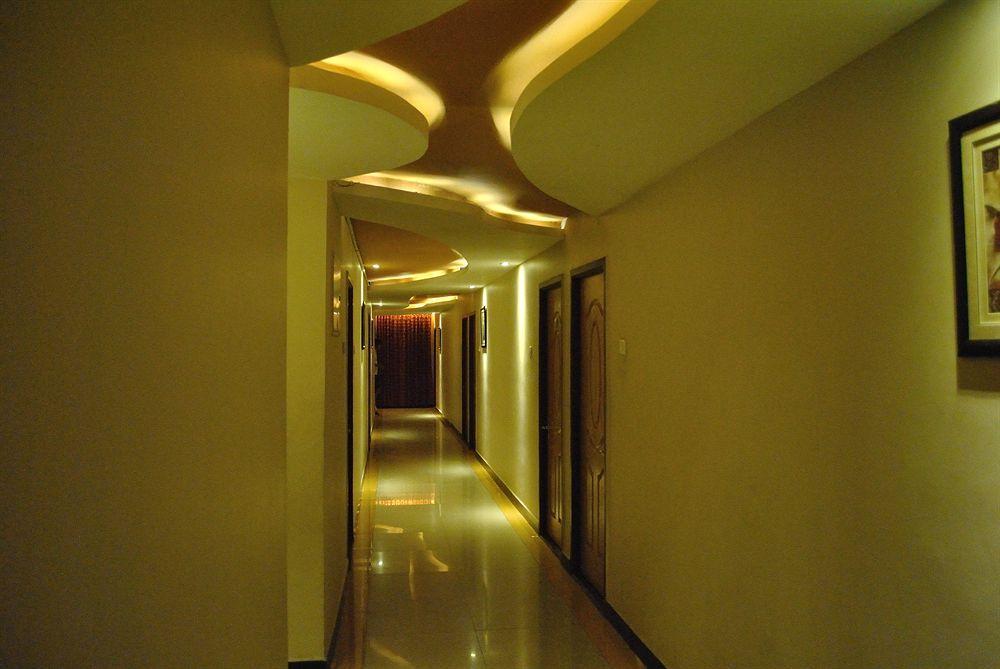 Hotel Mars Classic Ченнаи Экстерьер фото