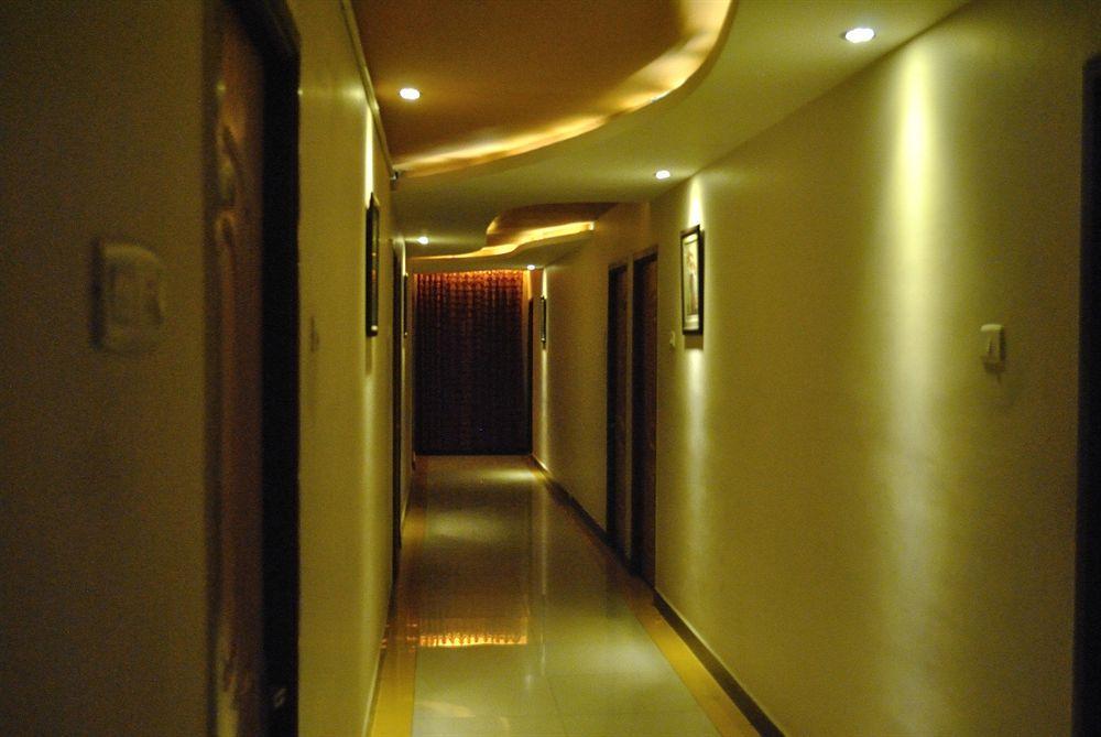 Hotel Mars Classic Ченнаи Экстерьер фото